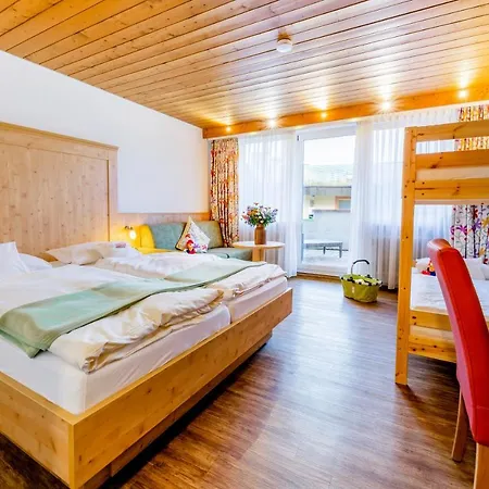 Otel Engel - Familotel Hochschwarzwald 2*