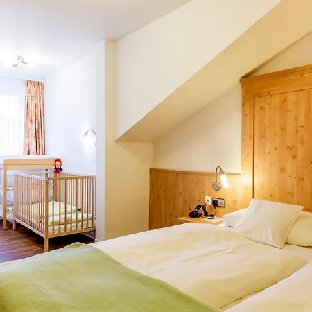 Engel - Familotel Hochschwarzwald 2*