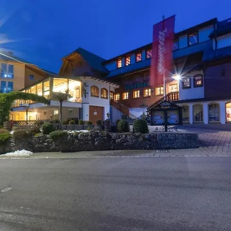 Engel - Familotel Hochschwarzwald טודנאוברג